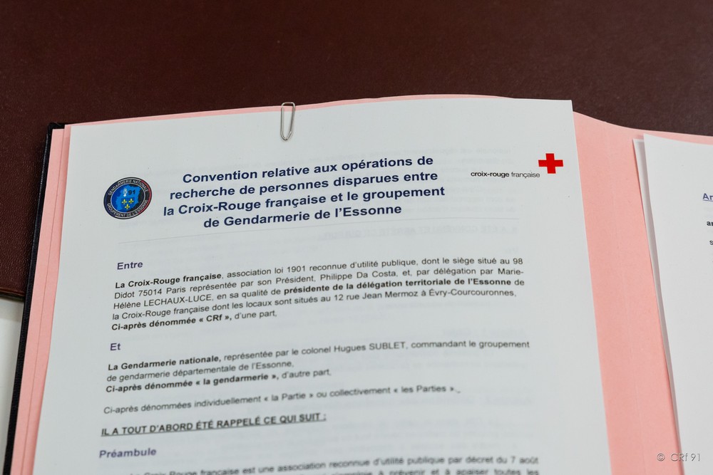 1000-André_GLOUKHIAN_CRf91-Signature-Convention-Gendarmerie-53_84180